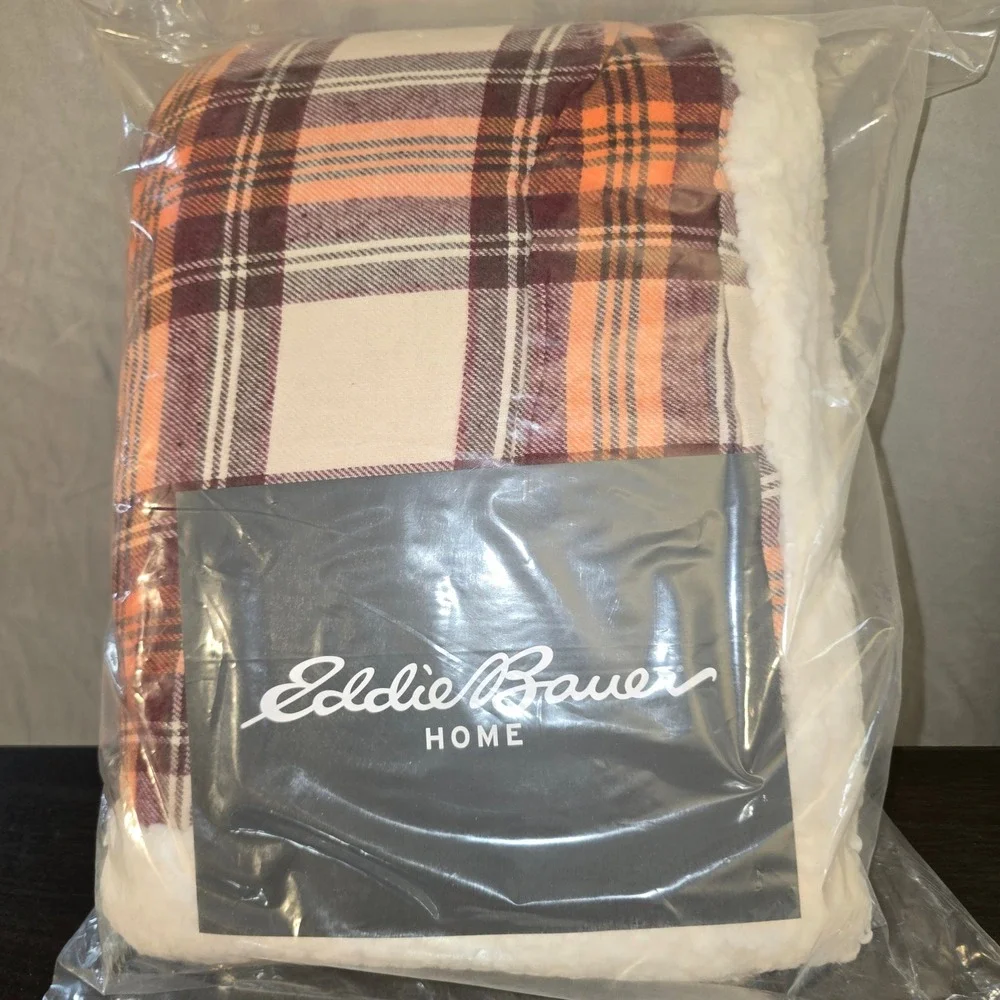 Eddie Bauer Throw Blanket 50x60 Unisex Red Edgewood Plaid Flannel Sherpa New